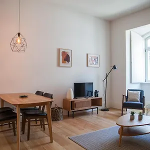 flh-praa-comrcio-wood-design-flat.hotels-lisbon-portugal.com/