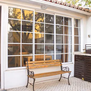 lisboa-apartment-with-garden-palace-of-ajuda.hotels-lisbon-portugal.com/
