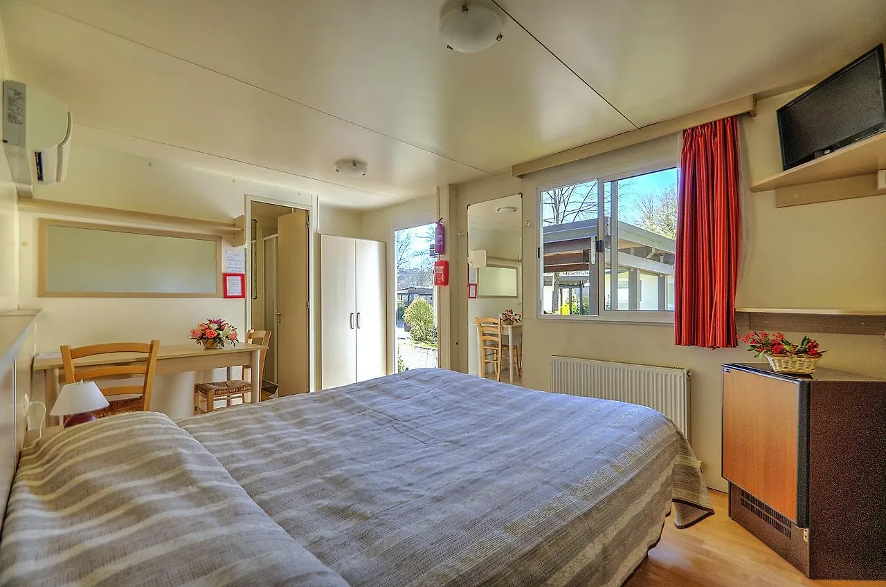 **** Campeggio Flaminio Village Bungalow Park Roma Italia