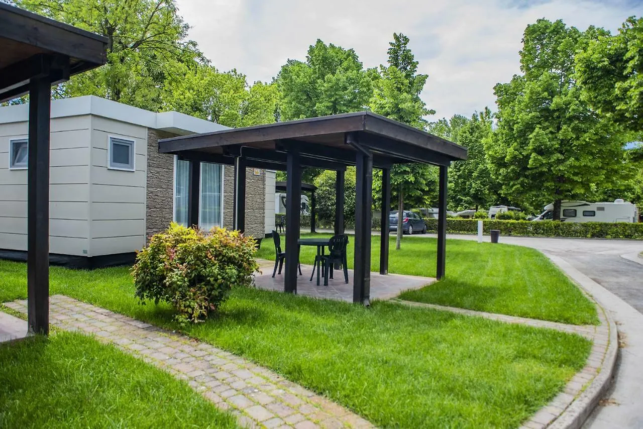 Flaminio Village Bungalow Park Roma Campeggio