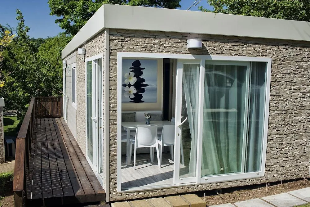**** Campingplatz Flaminio Village Bungalow Park Rom Italien